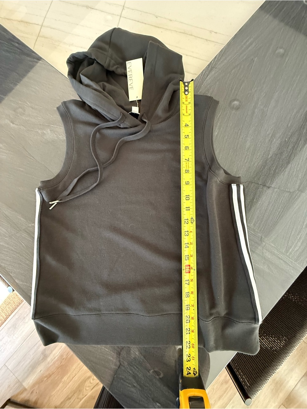 Evereve Kennedy Black Sleeveless Hoodie Pullover - Picture 5 of 7